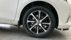 Toyota Yaris 1.5 VVT-i Icon Tech 5dr Petrol Hatchback